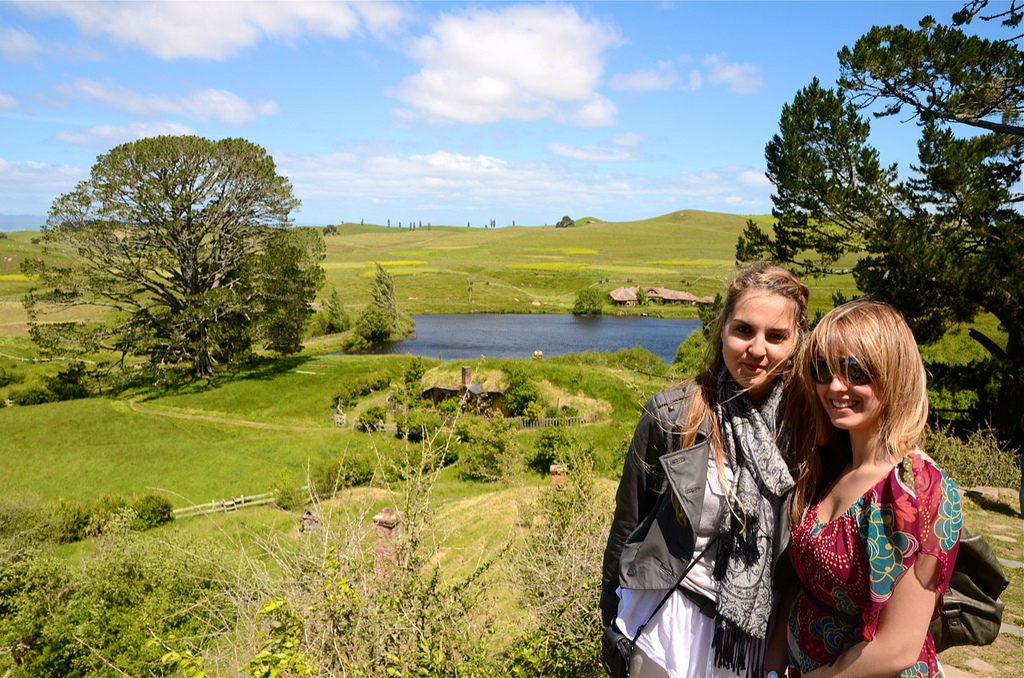 Vanesa and Helen in Hobbiton